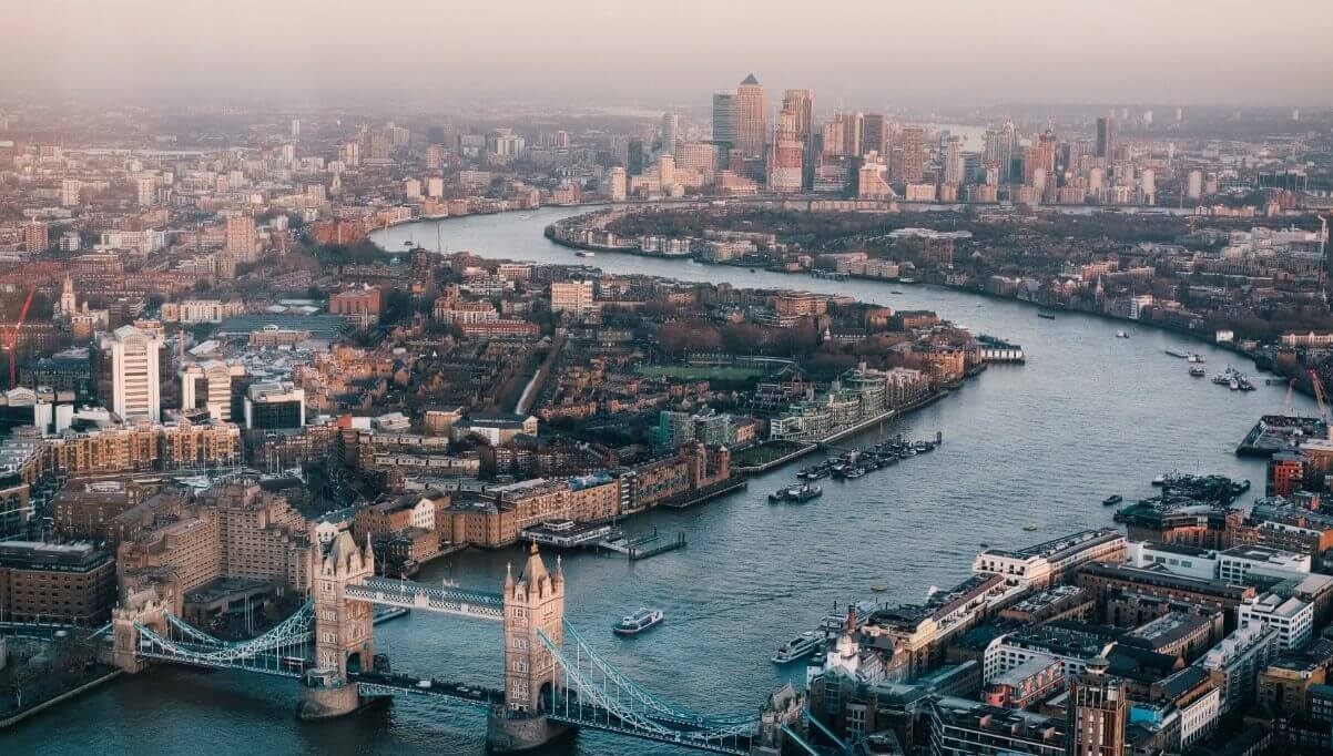 Weather in London in April