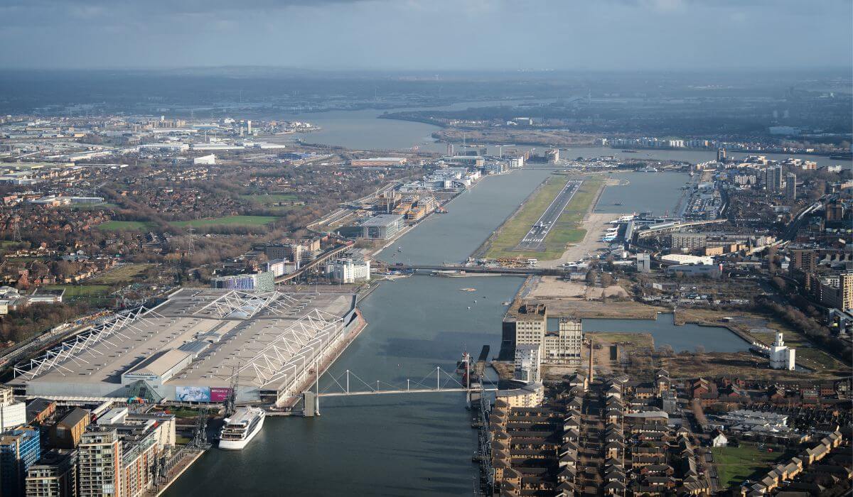 London city airport transfers listed