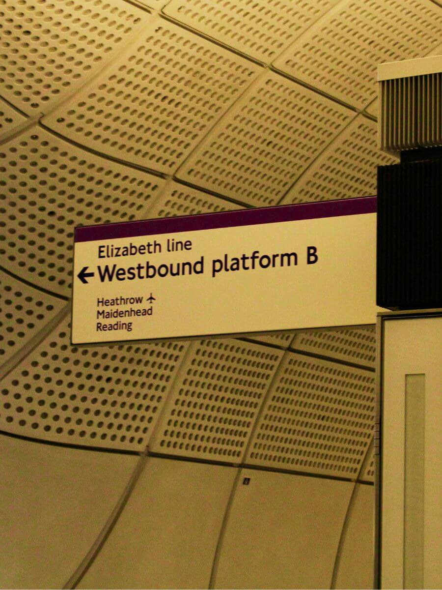 Elizabeth Line transfer to Heathrow Airport